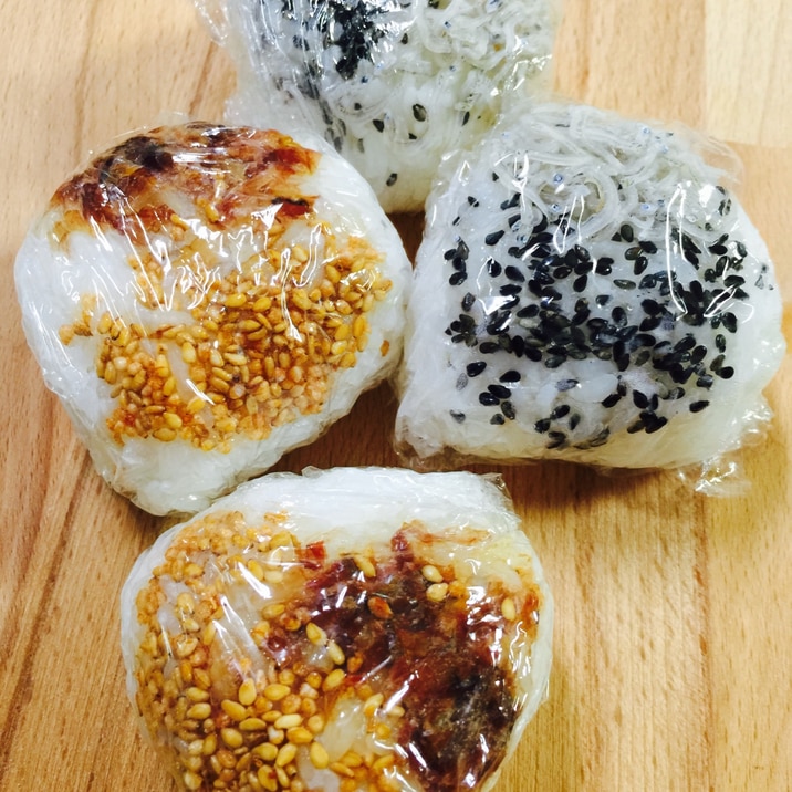 手が汚れないラップおにぎり かつおとおじゃこ味 レシピ 作り方 By Toytoy Saori05 楽天レシピ 手が汚れないラップおにぎり かつおとおじゃこ味 レシピ 作り方 By Toytoy Saori05 楽天レシピ